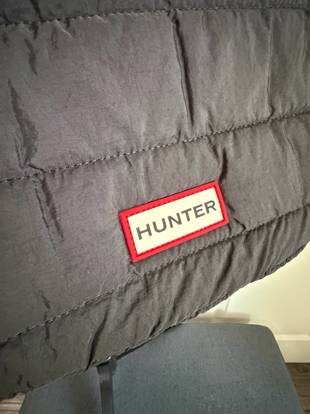 NEW Hunter Weather Proof Quilted Shoulder Bag (Black) - Picture 5 of 12